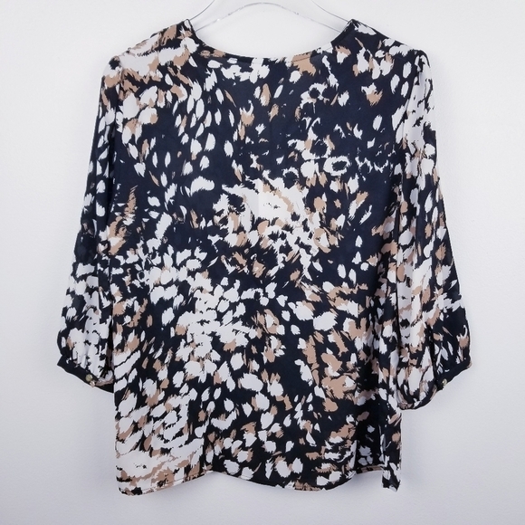Liz Claiborne Black Cheetah Ruffle Blouse NWT, size Medium - Picture 2 of 8